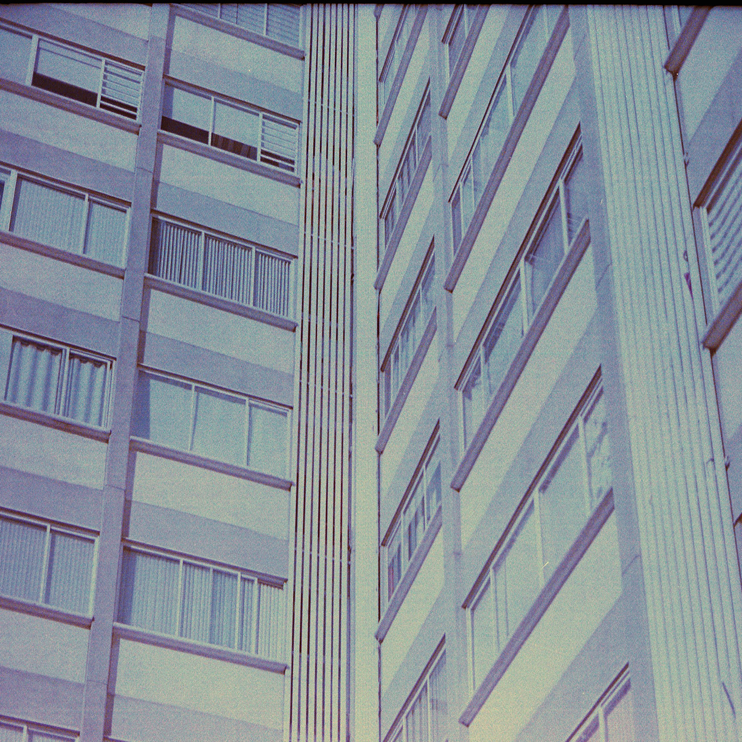 Diles Que No Me Maten - Edificio (portada)